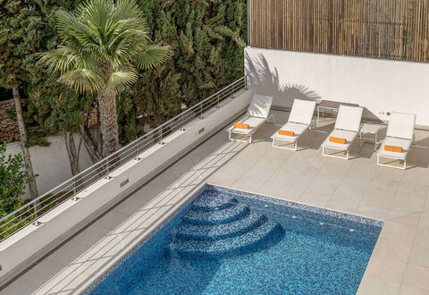 Villa Relaja: Piscine, Recours, Mobilier De Jardin, Composite, Eco Hôtel, Ombre, Balancelle, Caractéristique De L'Eau, Villa