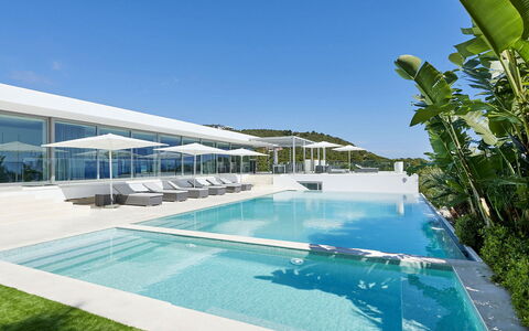 Villa Splendente: Piscine, Recours, Mobilier De Jardin, Eco Hôtel, Ombre, Hôtel, Villa, Balancelle, Chaise, Ville Resort