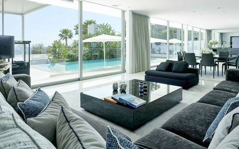 Villa Splendente: Meubles, Design Intérieur, Canapé, Sol, Plafond, Sol, Salon, Table, Chaise