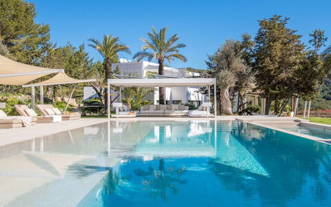 Villa Fabula: Piscine, Arbre, Recours, Ombre, Eco Hôtel, Mobilier De Jardin, Biens, Hôtel, Villa