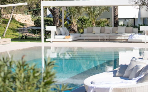 Villa Fabula: Mobilier De Jardin, Piscine, Recours, Chaise, Eco Hôtel, Villa, Ombre, Structure En Plein Air, Matériau Naturel