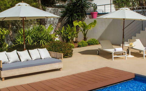 Villa Bacio: Mobilier De Jardin, Meubles, Balancelle, Parapluie, Piscine, Pot De Fleur, Recours, Ombre, Chaise, Eco Hôtel