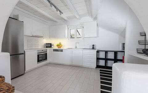 Villa Cocoon: Cuisine, Sol, Design Intérieur, Plafond, Sol, Comptoir, Principaux Appliance, Meubles, Appareil De Cuisine, Appartement