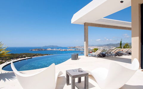 Villa Lola: Recours, Meubles, Piscine, Chaise, Villa, Eco Hôtel, Hôtel, Mobilier De Jardin, Ombre, Station Balnéaire