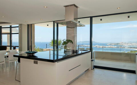 Villa Lola: Meubles, Design Intérieur, Sol, Sol, Cuisine, Plafond, Bois, Chaise, Comptoir, Table