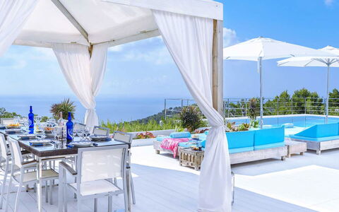Villa Angelic: Meubles, Chaise, Mobilier De Jardin, Recours, Table, Eco Hôtel, Piscine, Ombre, Loisir, Belvédère