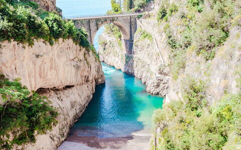 San Sebastiano: Pont, Ressources En Eau, L'Eau, Plan D'Eau, Cours D'Eau, Voie Navigable, Roche, Canal, Banque, Terrain