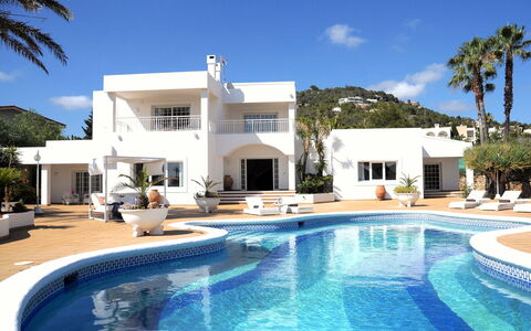 Villa Besso: Piscine, Recours, Mobilier De Jardin, Biens, Loisir, Villa, Hôtel, Eco Hôtel, Chaise, Manoir
