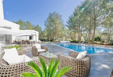 Villa Floresta: Piscine, Recours, Biens, Eco Hôtel, Jardin, Mobilier De Jardin, Ombre, Aménagement Paysager, Chaise, Villa