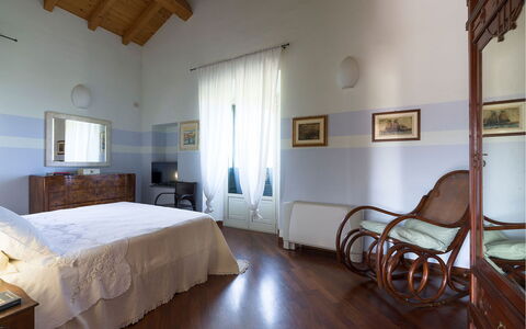 Villa Carosone: Meubles, Design Intérieur, Sol, Sol, Plafond, Pièce, Chambre, Éclairage, Lit, Domicile