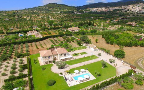 Villa Higo: Piscine, Biens, Recours, Hacienda, Manoir, Aménagement Paysager, Villa, Pelouse, Ferme, Plantation
