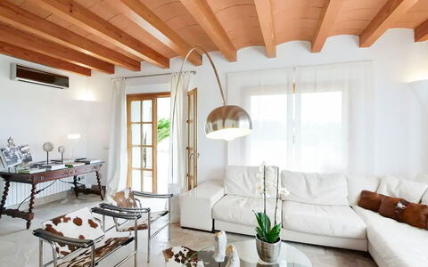Villa Higo: Meubles, Design Intérieur, Sol, Mur, Sol, Canapé, Bois, Salon, Domicile, Plafond
