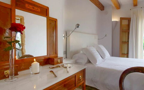 Villa Higo: Meubles, Bois, Design Intérieur, Sol, Sol, Éclairage, Lit, Chambre, Domicile, Pièce