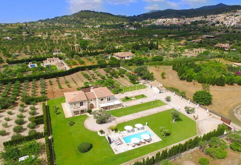 Villa Higo: Piscine, Biens, Recours, Hacienda, Manoir, Aménagement Paysager, Villa, Pelouse, Ferme, Plantation