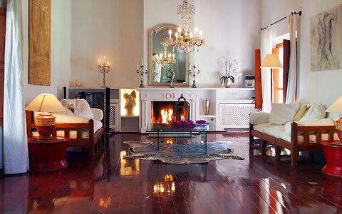 Villa Peacock: Meubles, Design Intérieur, Sol, Mur, Sol, Bois, Salon, Parquet, Éclairage, Domicile