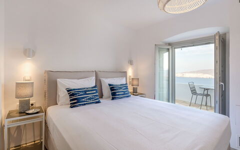 Villa Vesper: Mer, Linge, Chambre, Throw Pillow, Oreiller, Hôtel, Literie, Lit, Lampe, Balcon