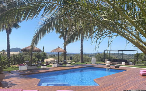 Villa Sofia: Piscine, Meubles, Recours, Mobilier De Jardin, Eco Hôtel, Ombre, Balancelle, Chaise, Parapluie, Loisir
