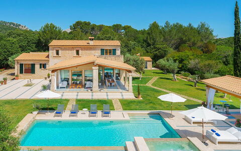 Villa Serafino: Piscine, Des Loisirs, Recours, Loisir, Biens, Vacances, Villa, Hacienda, Parapluie, Manoir