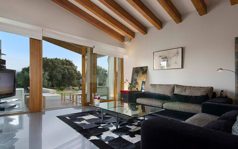 Villa Serafino: Design Intérieur, Meubles, Canapé, Sol, Sol, Bois, Plafond, Salon, Pièce, Domicile