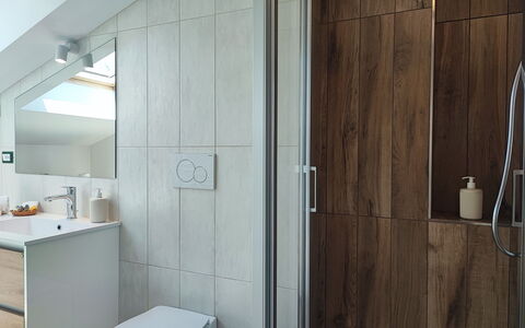 Casa Nadia: Salle De Bains, Sol, Luminaire Plomberie, Design Intérieur, Sol, Mur, Lavabo, Évier, Bois, Robinet