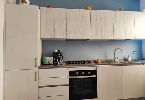 Casa Nadia: Bois, Meubles, Appareil De Cuisine, Sol, Cuisine, Cabinetry, Comptoir, Principaux Appliance, Design Intérieur, Électroménager