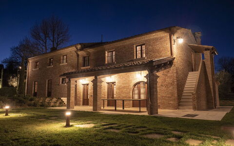 Villa Ripa: Mur, Bâtiment, Architecture, Façade, Domicile, Zone Résidentielle, Biens, Maison, Manoir, Brique