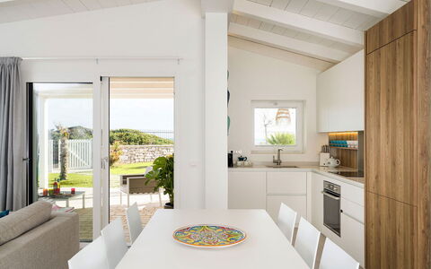 Villa Doddi: Meubles, Design Intérieur, Sol, Sol, Bois, Plafond, Cuisine, Domicile, Comptoir, Table Cuisine Et Salle A Manger
