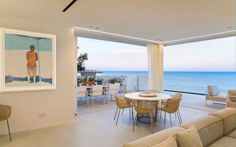 Villa Confini: Meubles, Sol, Design Intérieur, Mer, Appartement, Chaise, Océan, Recours, Côte, Ombre