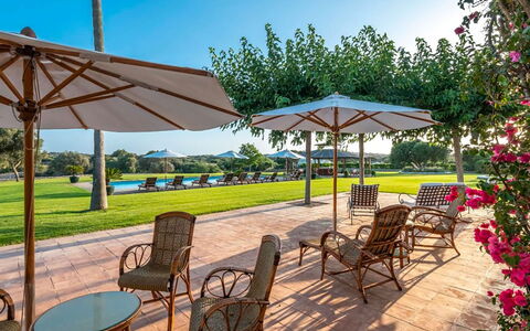 Villa Golf: Bleu, Jardin, Recours, Ombre, Piscine, Loisir, Parapluie, Pelouse, Aménagement Paysager, Parc