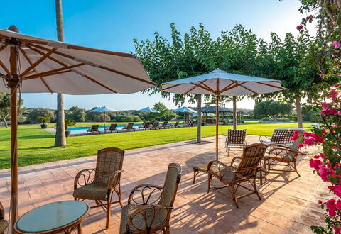 Villa Golf: Bleu, Jardin, Recours, Ombre, Piscine, Loisir, Parapluie, Pelouse, Aménagement Paysager, Parc