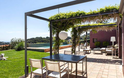 Casa Jhonny: Meubles, Mobilier De Jardin, Chaise, Table, Pot De Fleur, Ombre, Jardin, Tableau De Plein Air, Eco Hôtel