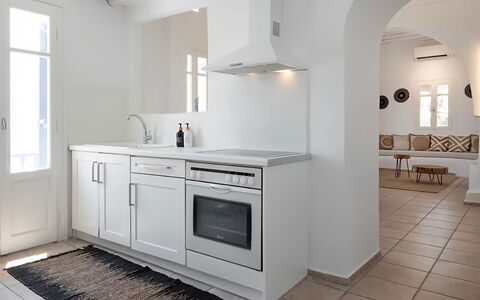 Mykonos Pool House 9: Sol, Design Intérieur, Meubles, Sol, Cuisine, Comptoir, Cabinetry, Principaux Appliance, Plafond, Appareil De Cuisine