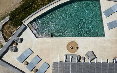 Villa Cornelia 1: Piscine, Composite, Béton, Mobilier De Jardin, Ombre, Balancelle, Caractéristique De L'Eau, Tuile