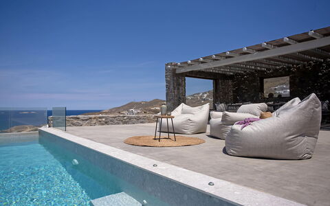 Villa Cornelia 2: Piscine, Mobilier De Jardin, Composite, Recours, Loisir, Ombre, Villa, Balancelle, Hôtel