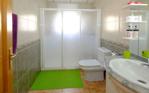 Isabel: Sol, Sol, Luminaire Plomberie, Design Intérieur, Salle De Bains, Évier, Plomberie, Robinet, Tuile, Toilette