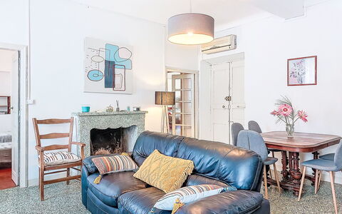 Casa Lucia: Meubles, Design Intérieur, Sol, Canapé, Mur, Sol, Bois, Pièce, Plafond, Salon