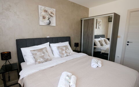 Paula: Lit, Meubles, Design Intérieur, Chambre, Sol, Sol, Bois, Drap De Lit, Literie, Pièce