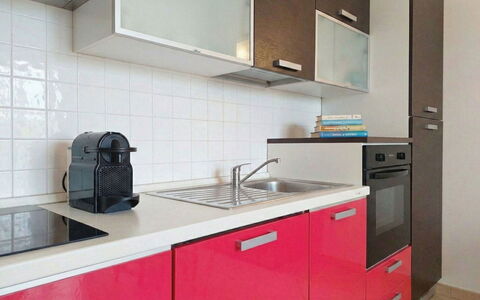 Vacanze Nespolo: Cuisine, Appareil De Cuisine, Principaux Appliance, Comptoir, Cabinetry, Evier, Cuisinière, Sol, Évier, Le Fourneau