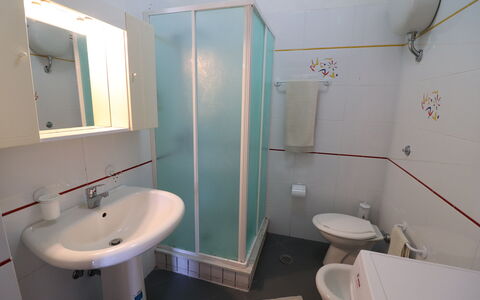 Gio: Sol, Sol, Design Intérieur, Lavabo, Luminaire Plomberie, Évier, Pièce, Salle De Bains, Plomberie, Robinet