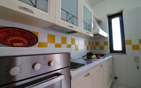 Gio: Cuisine, Cuisinière, Principaux Appliance, Appareil De Cuisine, Sol, Comptoir, Design Intérieur, Jaune, Gaz Poele, Le Fourneau