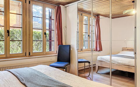 Bon-Accueil: Meubles, Design Intérieur, Bois, Sol, Sol, Lit, Chambre, Plafond, Pièce, Appartement