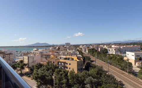 Justina: Ombre, Porche, Balcon, Clôture, Balustrade, Structure En Plein Air