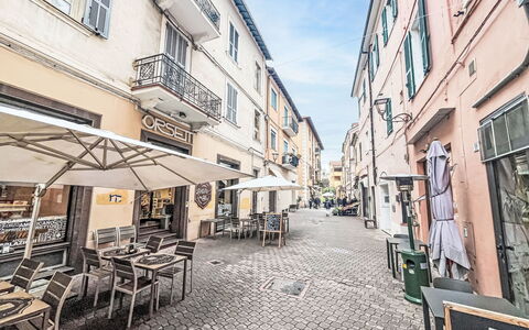Milena: Ombre, Porche, Balcon, Clôture, Balustrade, Structure En Plein Air