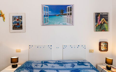 Milena: Meubles, Design Intérieur, Mur, Chambre, Lit, Pièce, Sol, Sol, Drap De Lit, Textile