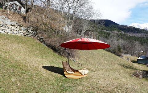 Rustico Raslina: Parapluie, Colline, Mobilier De Jardin, Chaîne De Montagnes, Ombre, Pelouse, Loisir, Jardin, Vallée, Crête