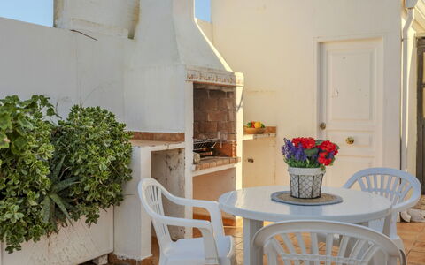 La Rambleta: Meubles, Chaise, Mobilier De Jardin, Pot De Fleur, Ombre, Plante D'Appartement, Balcon, Tableau De Plein Air, Table Basse, Table Cuisine Et Salle A Manger