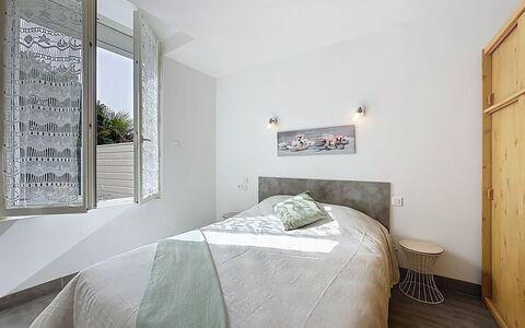 Ty Ar Mor: Lit, Design Intérieur, Meubles, Chambre, Mur, Sol, Sol, Literie, Drap De Lit, Plafond
