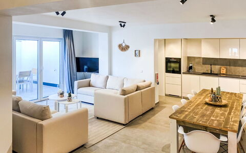 Brig 36: Meubles, Design Intérieur, Sol, Sol, Mur, Canapé, Bois, Plafond, Pièce, Table