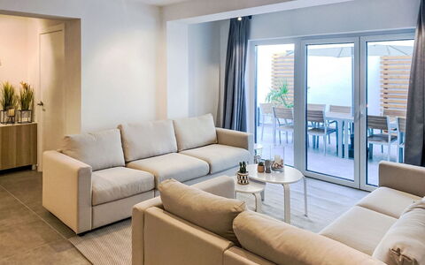 Brig 36: Meubles, Design Intérieur, Canapé, Sol, Sol, Bois, Pièce, Plafond, Salon, Table