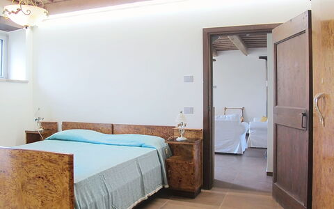 Il Casolare e Il Fienile: Meubles, Design Intérieur, Mur, Sol, Lit, Sol, Chambre, Bois, Plafond, Pièce
